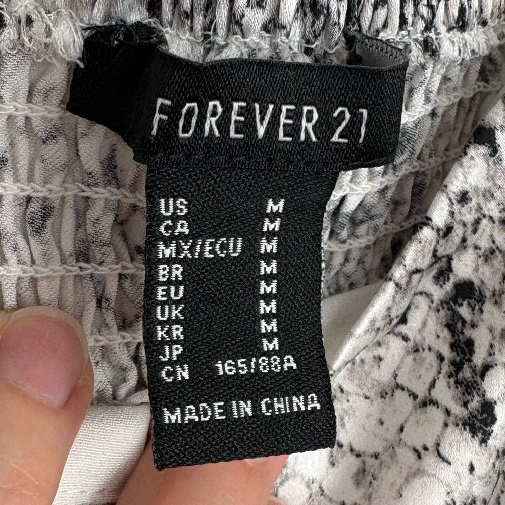 Forever 21 Snake Print Handkerchief Cami Top - White, Black - size Medium Y2K - Picture 3 of 10